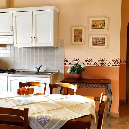 Macchia Al Pino Farm stay *