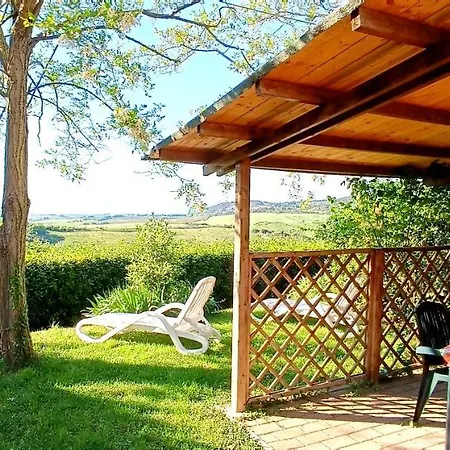 Macchia Al Pino Farm stay *
